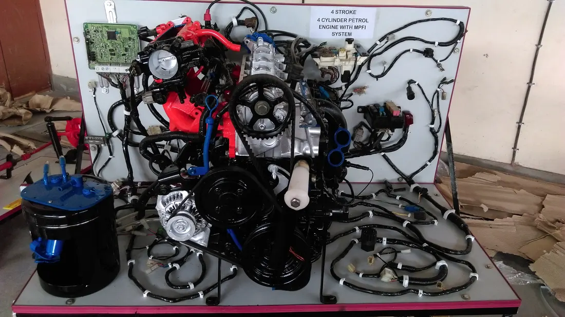 MPFI System with Engine (Working Model)